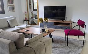 La Maisonette, Florina Center